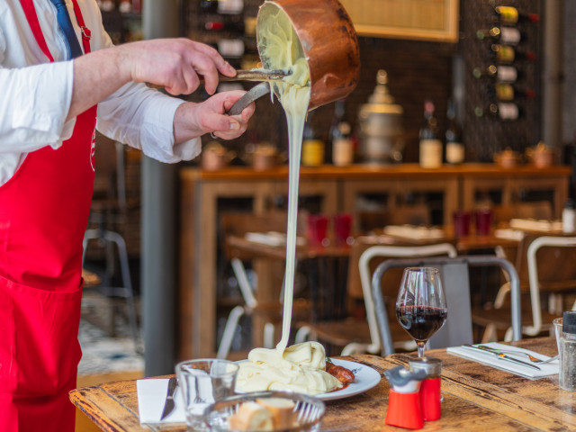La Petite Périgourdine Il file l'Aligot